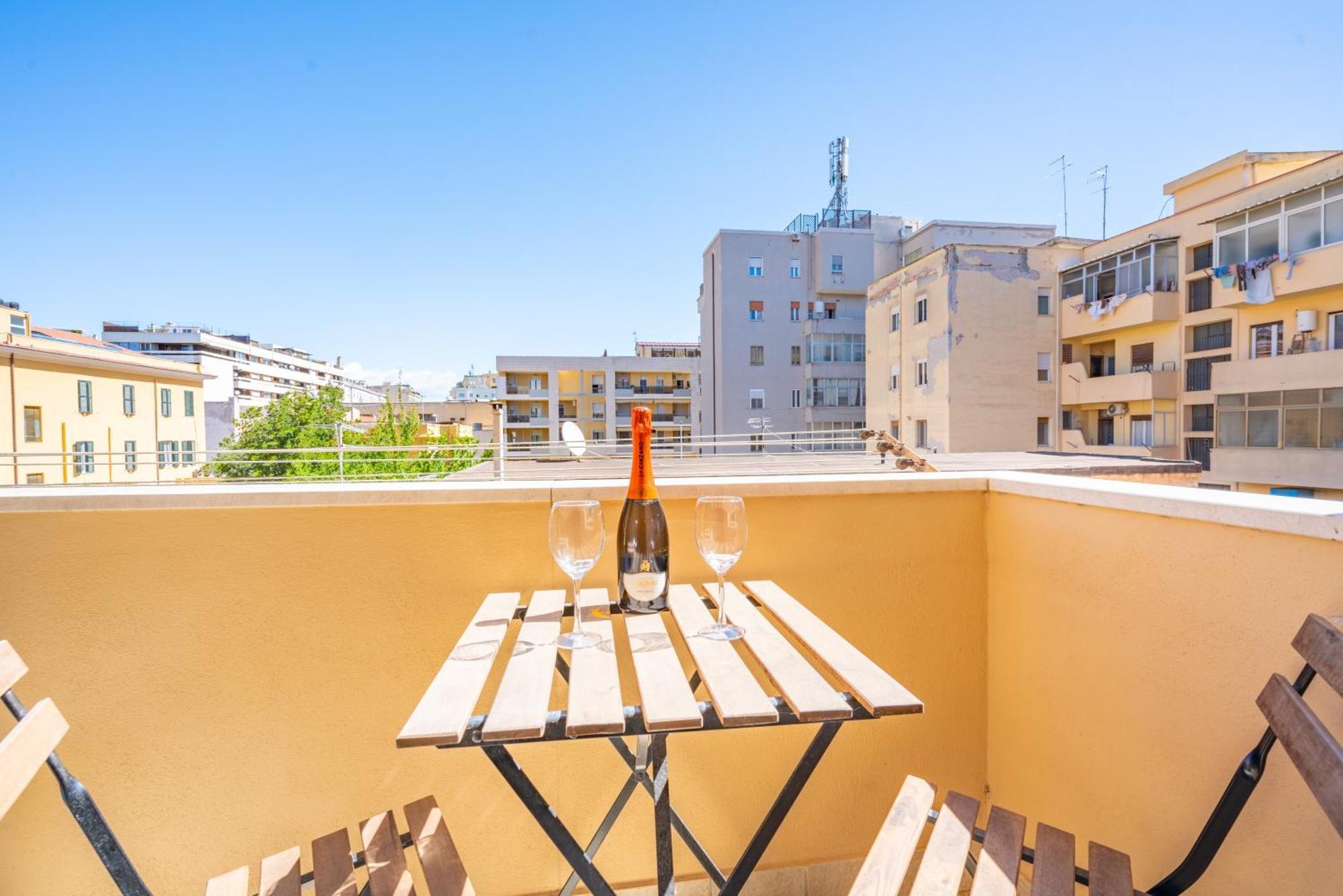 Puccini Apt - Centro Citta - Wifi - Ac 칼리아리 외부 사진